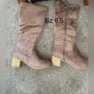 Women's Tan Knee-High Boots so 6.5